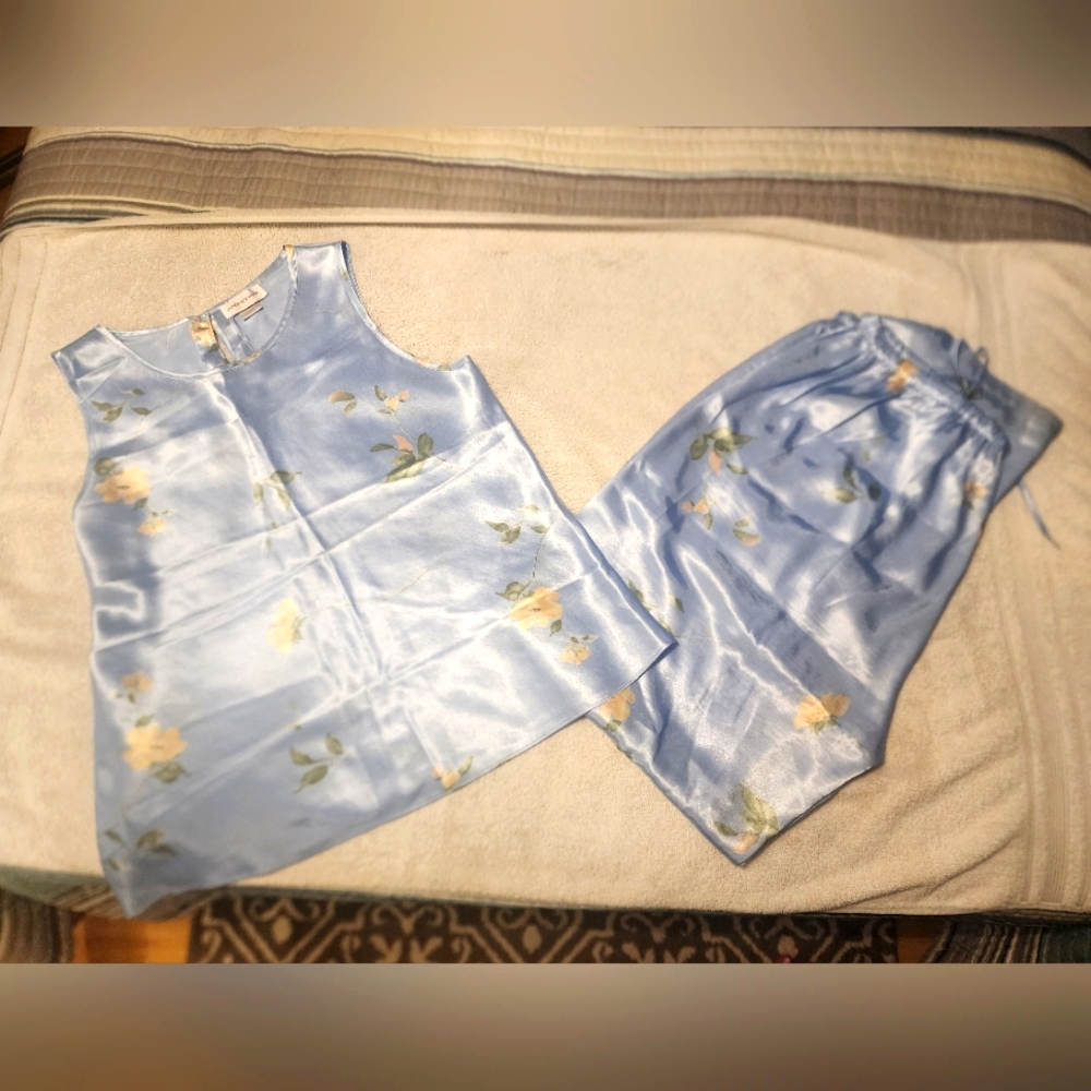 Jones New York Women's Two-Piece Pajamas - Picture 4 of 13